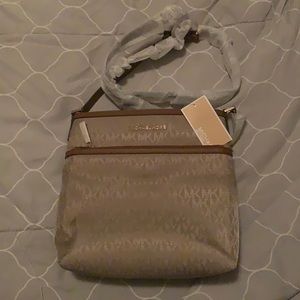 NWT Khaki Messenger Nylon Crossbody Michael Kors Purse